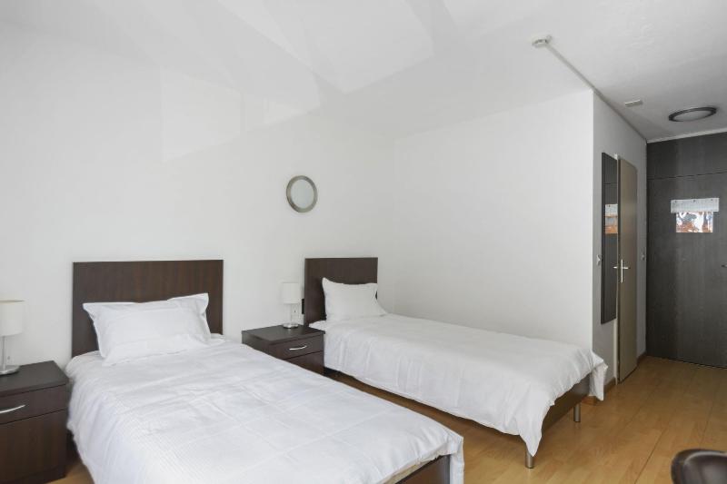 Neuchatel City Hotel - Oda