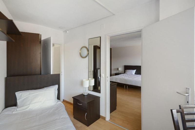 Neuchatel City Hotel - Oda