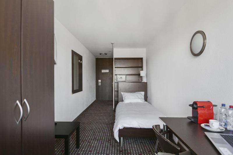 Neuchatel City Hotel - Oda