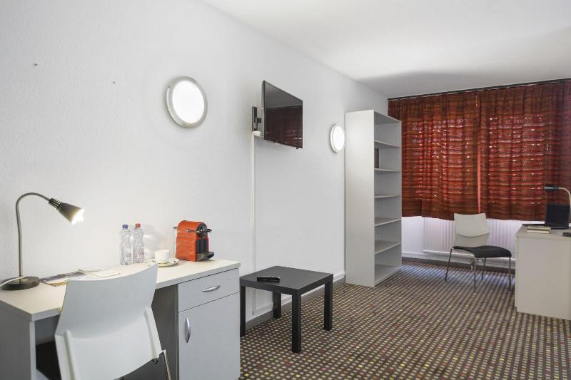 Neuchatel City Hotel - Oda