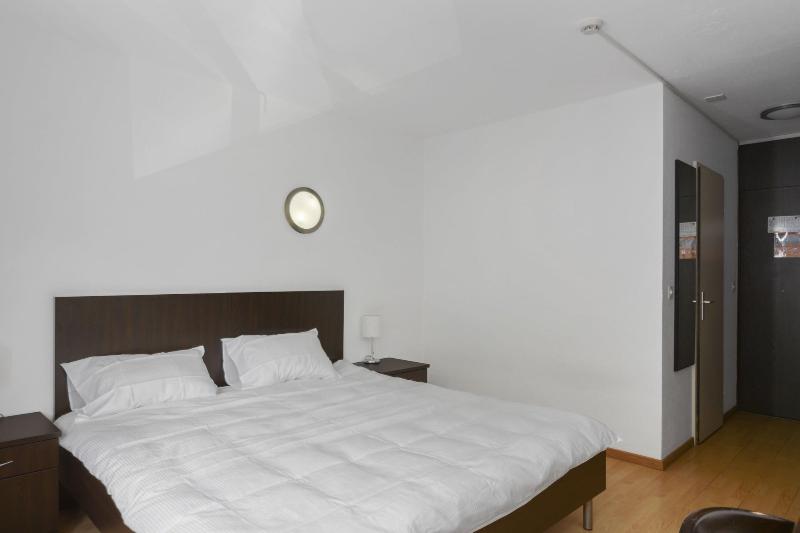 Neuchatel City Hotel - Oda