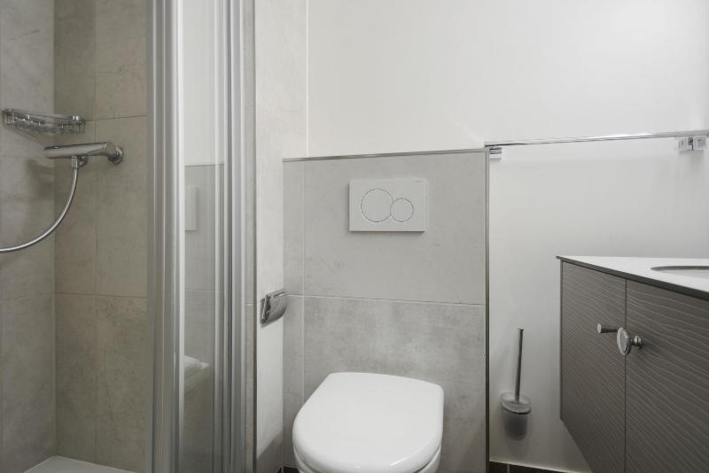 Neuchatel City Hotel - Oda