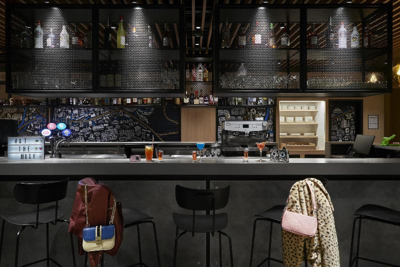 Moxy Manchester City - Bar