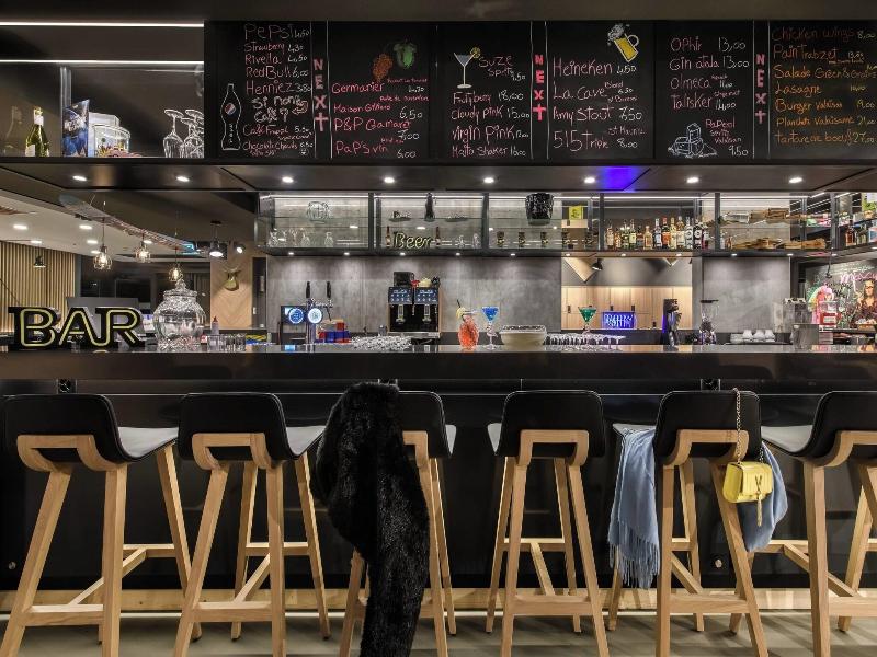 Moxy Sion - Bar
