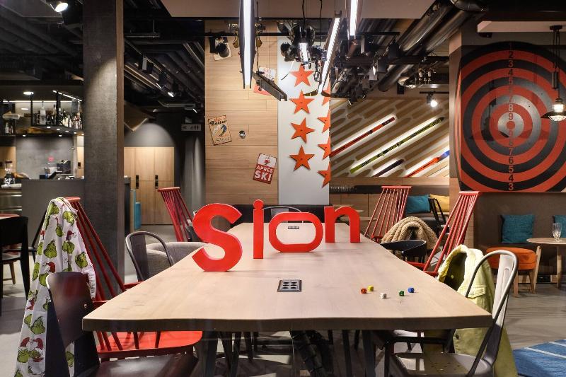 Moxy Sion - Genel