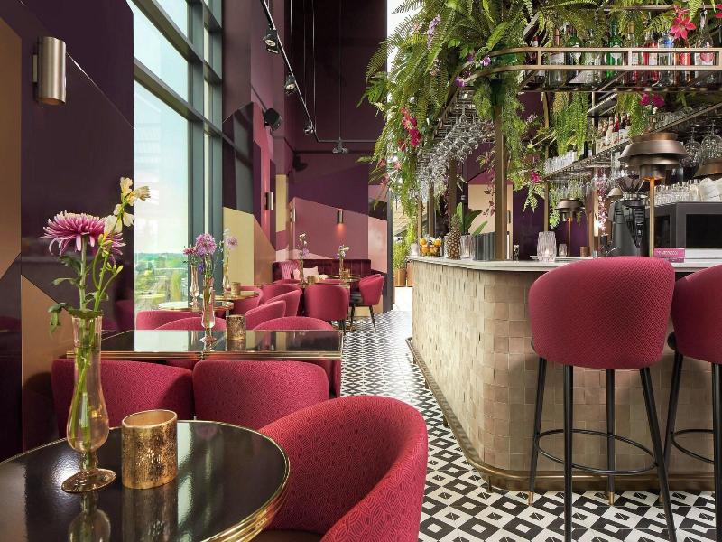 The Den, â€˜s-Hertogenbosch, a Tribute Portfolio - Bar