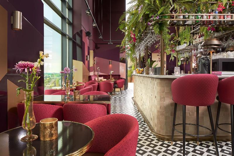 The Den, â€˜s-Hertogenbosch, a Tribute Portfolio - Bar