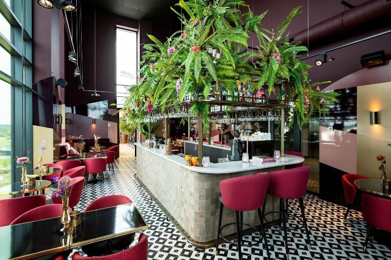 The Den, â€˜s-Hertogenbosch, a Tribute Portfolio - Bar