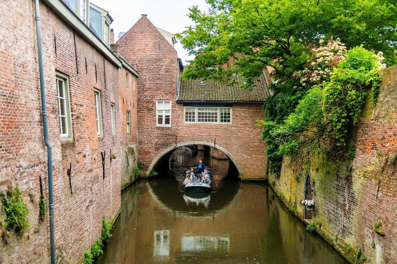 The Den, â€˜s-Hertogenbosch, a Tribute Portfolio - Genel