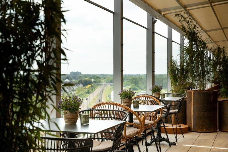 The Den, â€˜s-Hertogenbosch, a Tribute Portfolio - Restoran