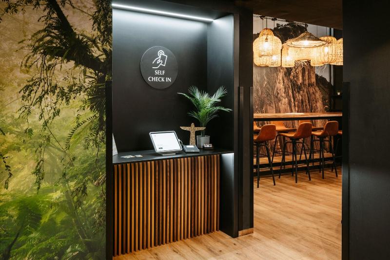 Rioca Vienna Posto 2 - Lobi