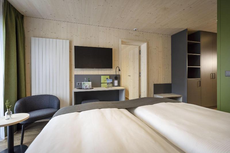 JUFA Hotel Savognin - Lobi