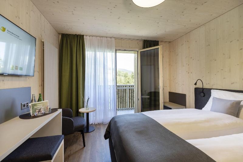 JUFA Hotel Savognin - Oda