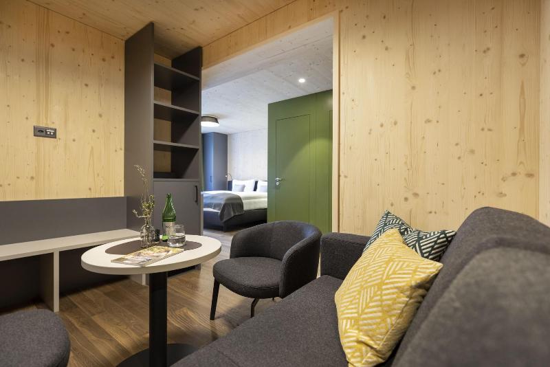 JUFA Hotel Savognin - Oda