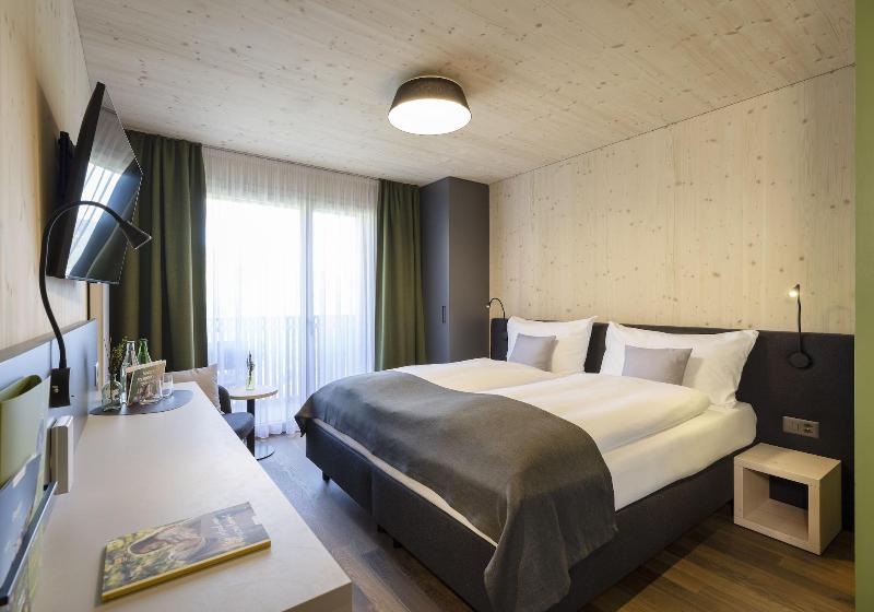JUFA Hotel Savognin - Oda