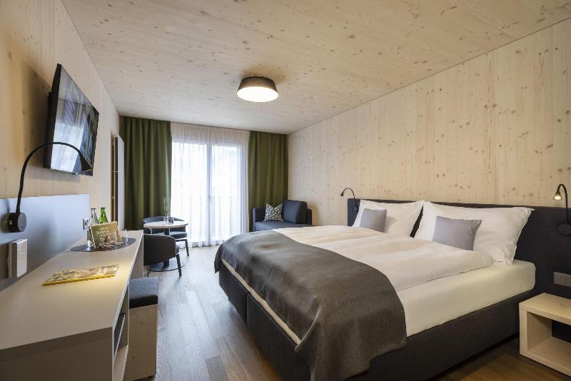 JUFA Hotel Savognin - Oda