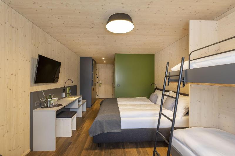 JUFA Hotel Savognin - Oda
