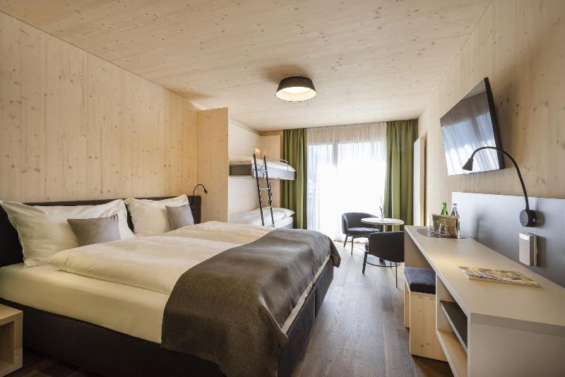 JUFA Hotel Savognin - Oda