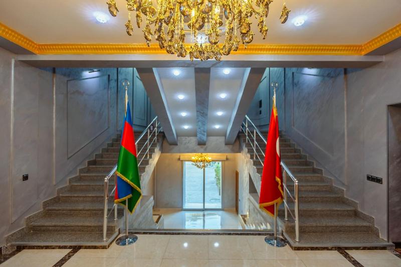 Center Hotel Baku - Lobi