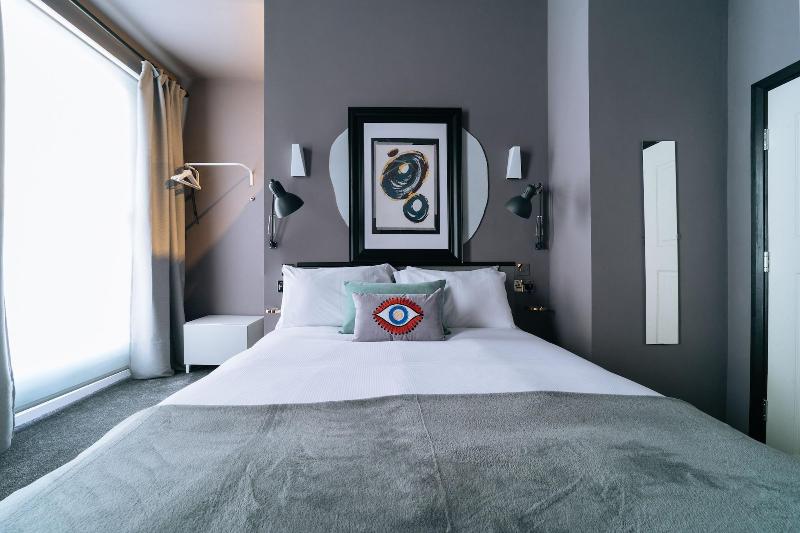 The Warwick by Aura Collection - Oda