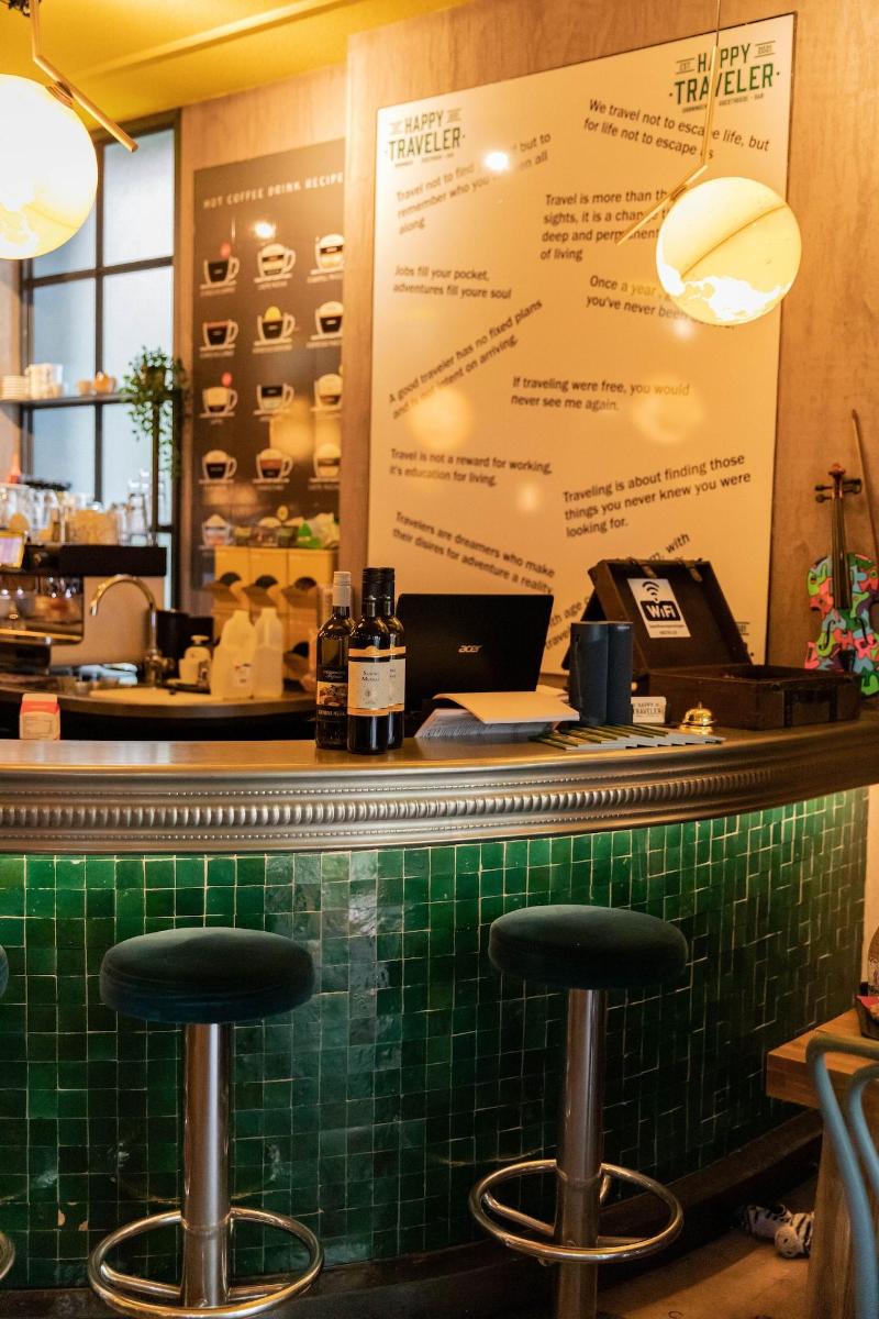 The Happy Traveler - Guesthouse Groningen - Bar