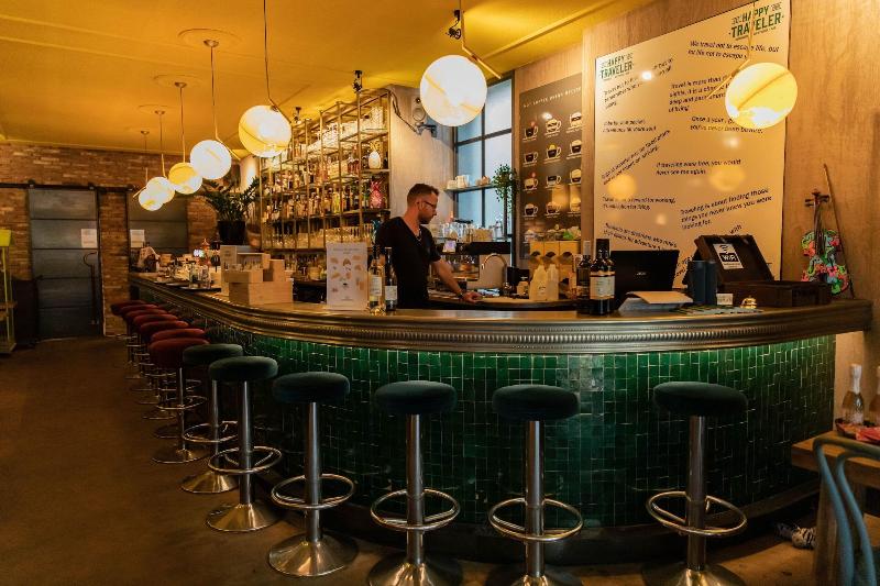 The Happy Traveler - Guesthouse Groningen - Bar