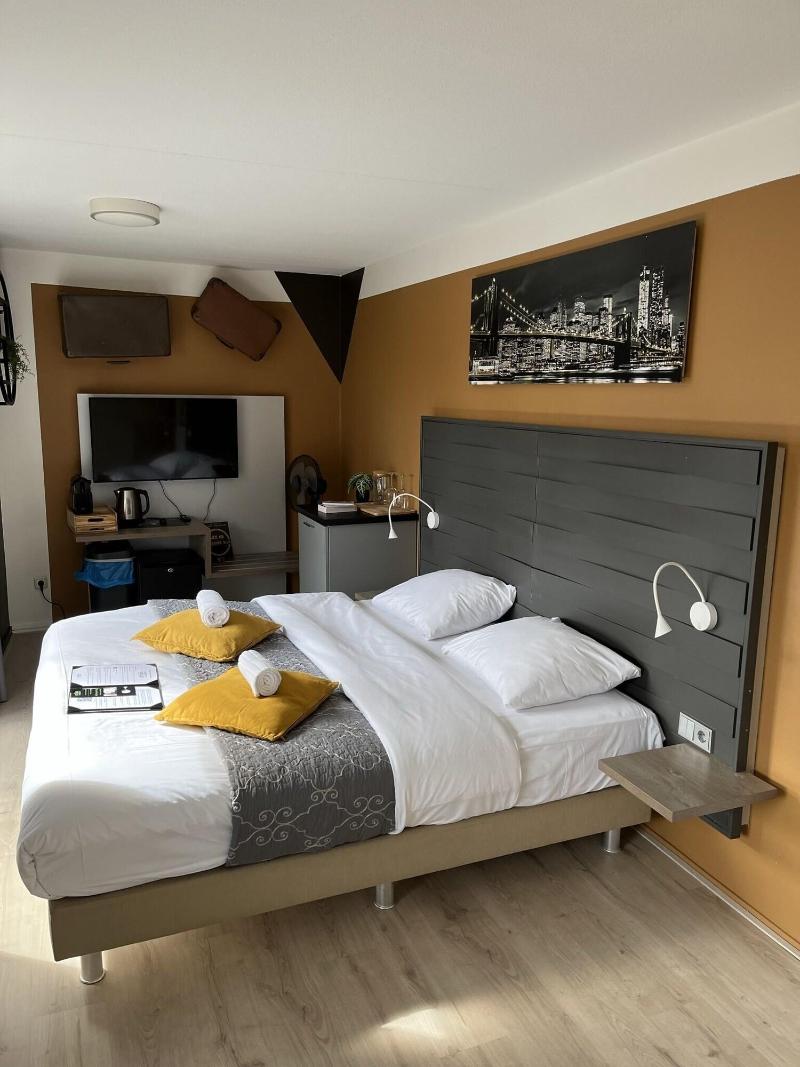The Happy Traveler - Guesthouse Groningen - Oda