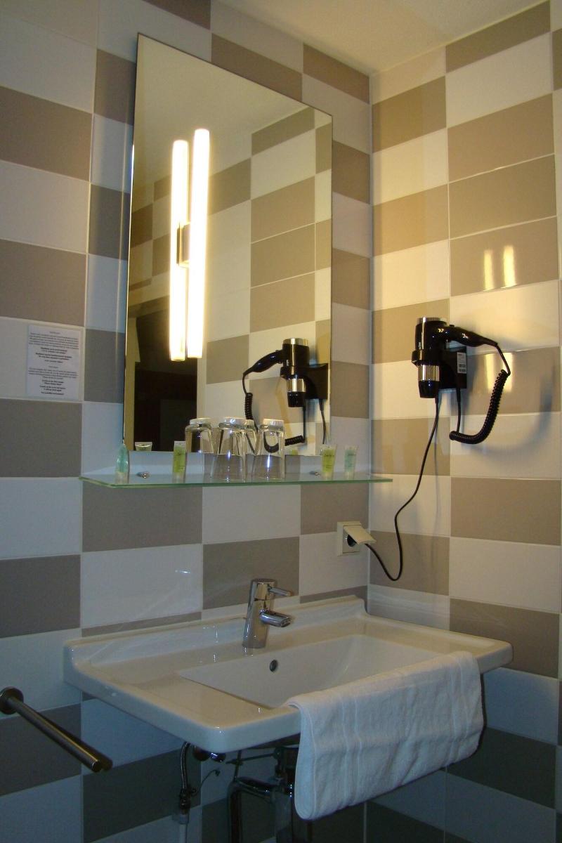The Happy Traveler - Guesthouse Groningen - Oda