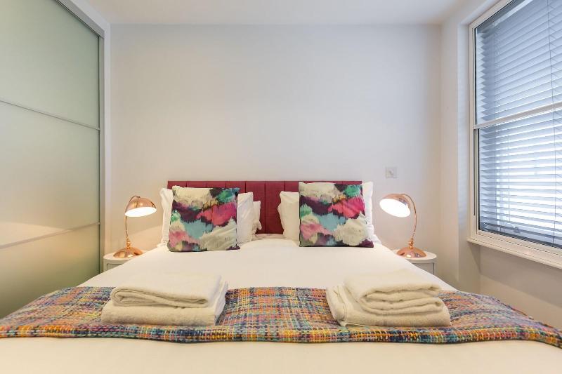 Urban Chic - Rathbone - Oda