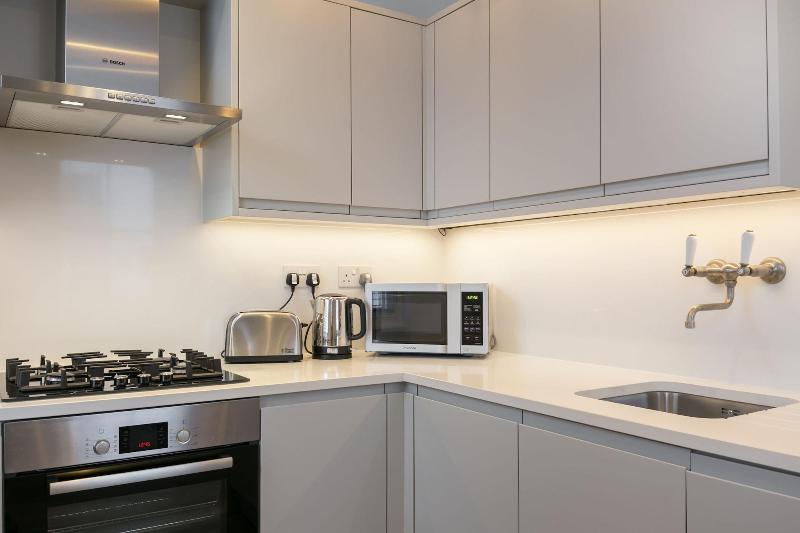 Urban Chic - Rathbone - Oda