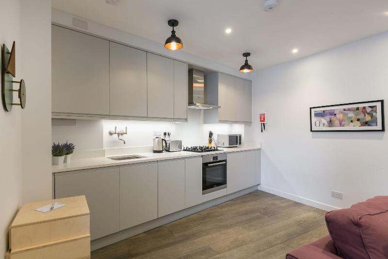 Urban Chic - Rathbone - Oda