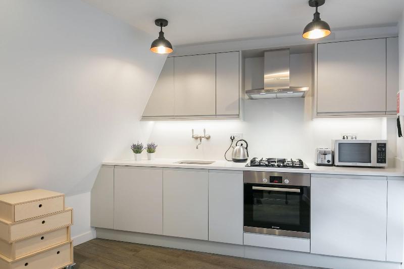 Urban Chic - Rathbone - Oda