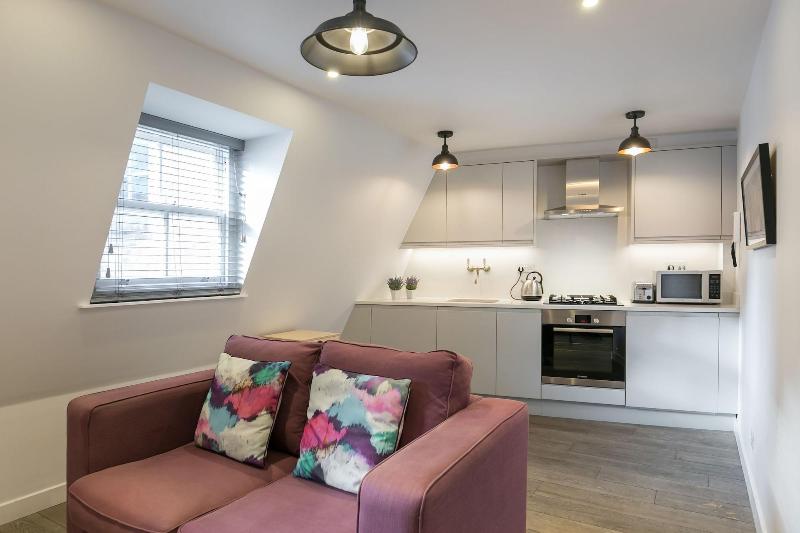 Urban Chic - Rathbone - Oda