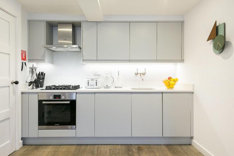 Urban Chic - Rathbone - Oda