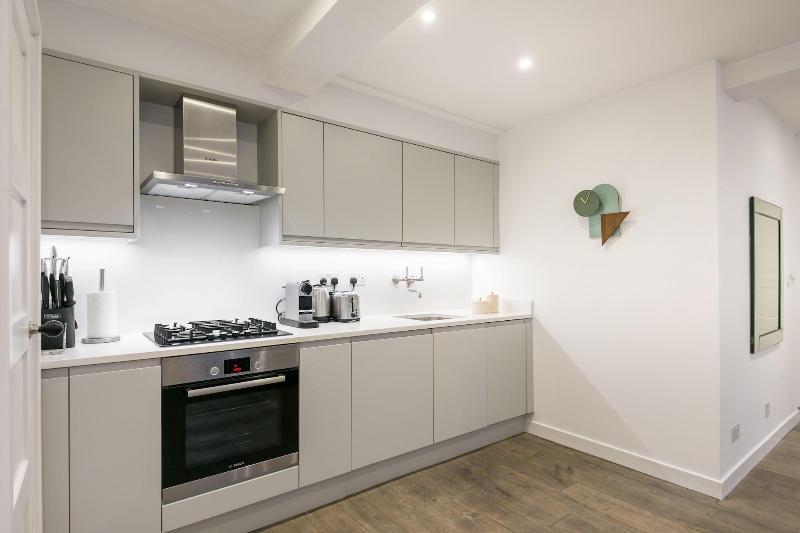 Urban Chic - Rathbone - Oda