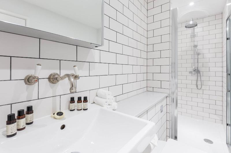 Urban Chic - Rathbone - Oda