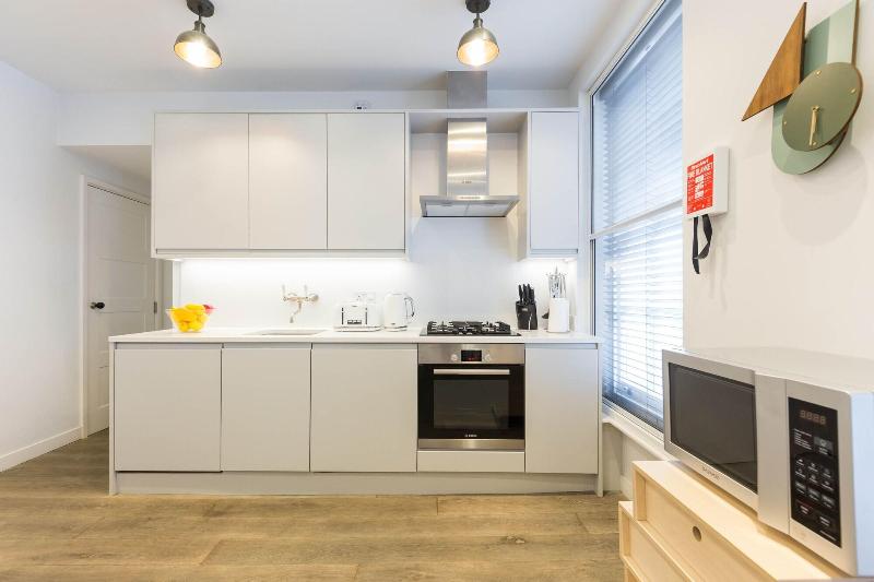 Urban Chic - Rathbone - Oda