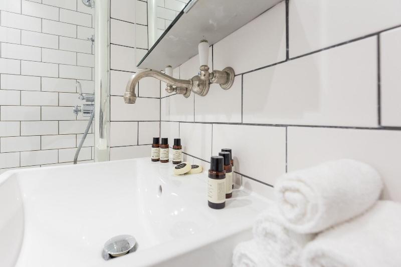 Urban Chic - Rathbone - Oda