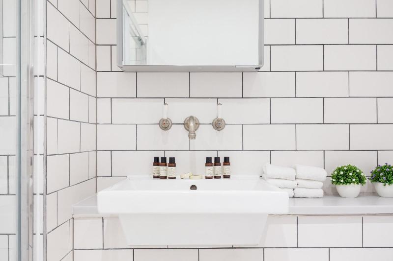 Urban Chic - Rathbone - Oda