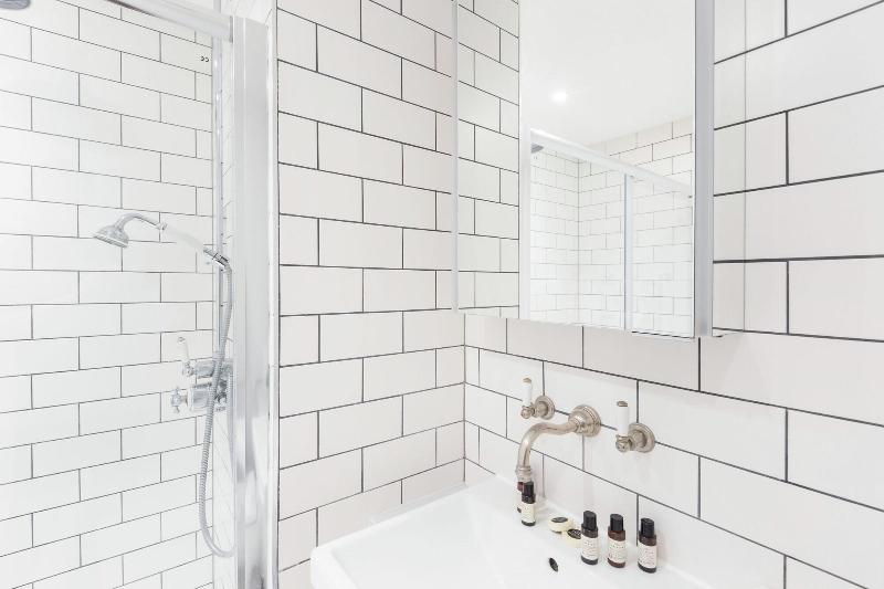 Urban Chic - Rathbone - Oda