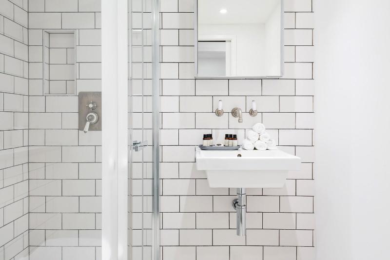 Urban Chic - Rathbone - Oda