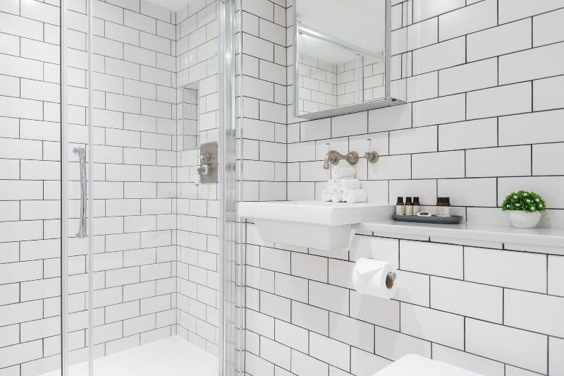 Urban Chic - Rathbone - Oda