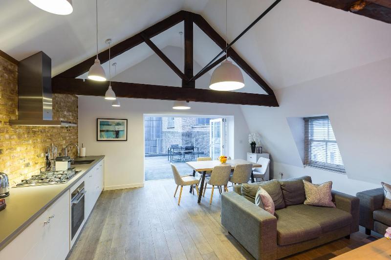 Urban Chic - Rathbone - Oda