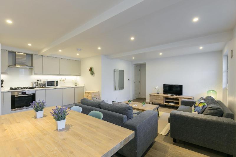 Urban Chic - Rathbone - Oda