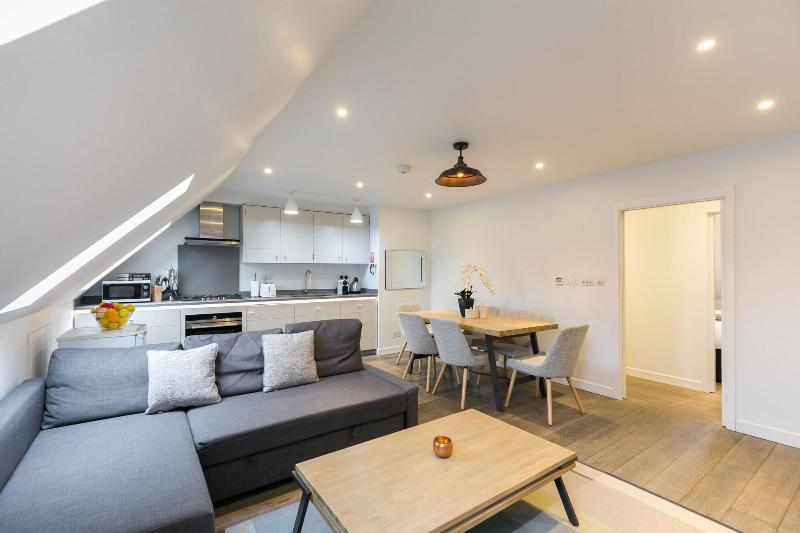 Urban Chic - Rathbone - Oda