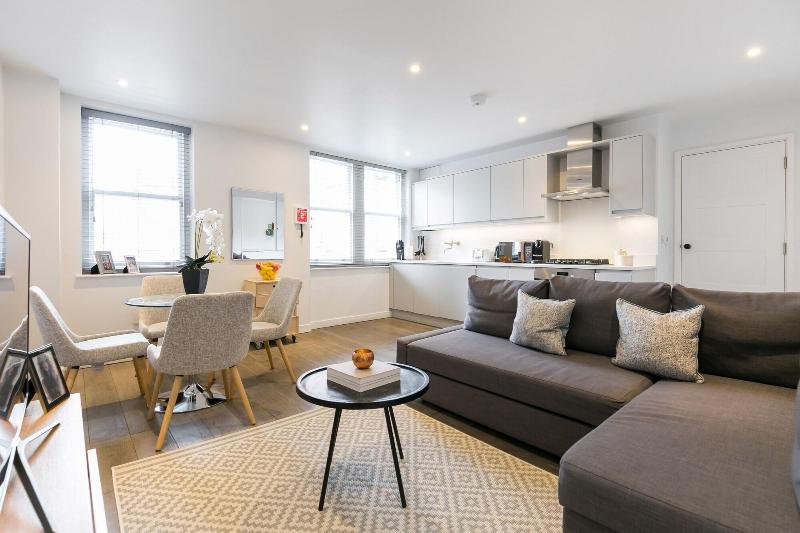 Urban Chic - Rathbone - Oda