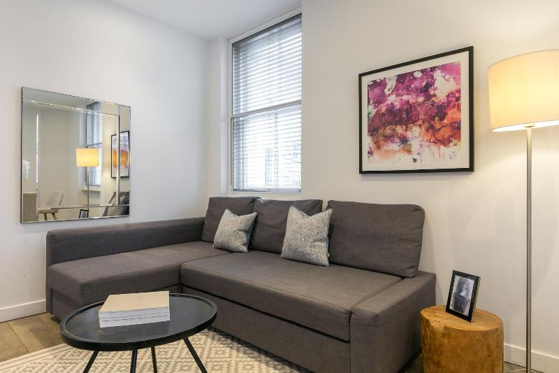 Urban Chic - Rathbone - Oda
