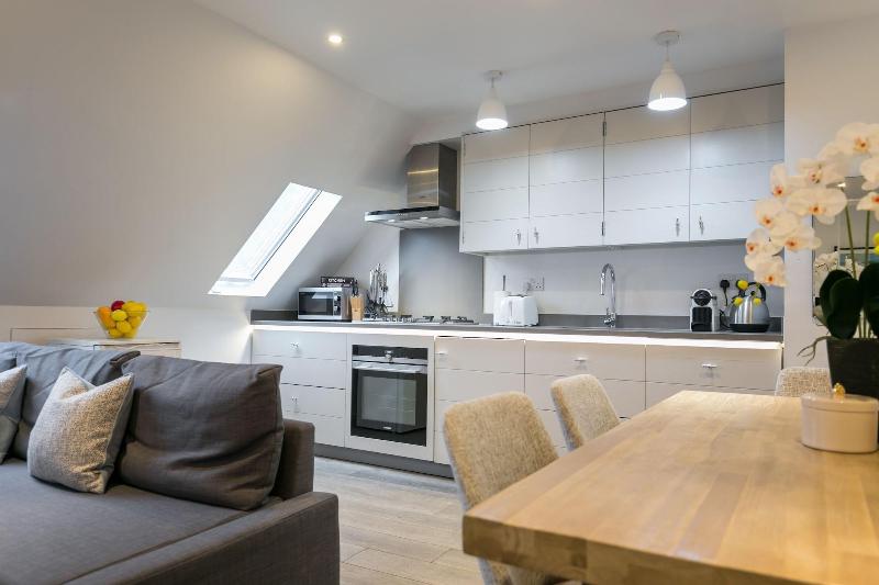 Urban Chic - Rathbone - Oda