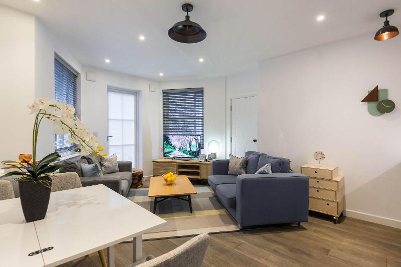 Urban Chic - Rathbone - Oda
