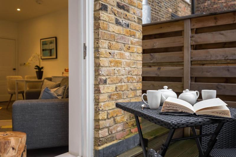 Urban Chic - Rathbone - Oda